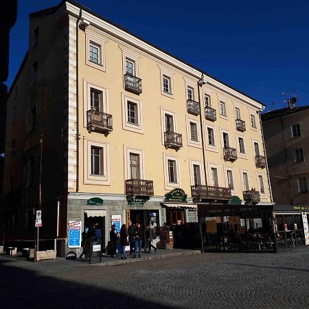 Les Fleuves - Doire Apartment Aosta Luaran gambar
